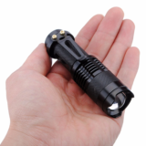 Elfeland Q5 300LM : Mini φακουδάκι 64 γραμμαρίων, με Zoomable ακτίνα, που κοστίζει ΜΟΛΙΣ 7.1€!