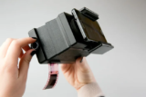 Lomography Smartphone Film Scanner. Επεξεργαστείτε Film στο Smartphone σας.