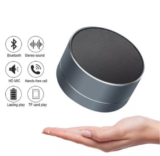 Το ασύρματο bluetooth ηχείο των 9.6€ είναι και φωτάκι νυχτός κι έχει και 1000mAh μπαταρία!