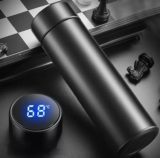 Το θερμός της iPree χωράει 500ml και σας λέει και τη θερμοκρασία του ροφήματος με 7.9€!