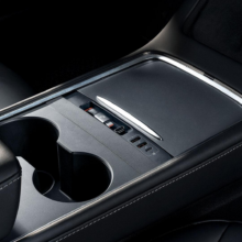 [#Ιστορικό_Χαμηλό] Docking Station για Tesla από την Baseus με όλες τις θύρες που θα θέλατε ακόμα και για gaming στο αυτοκίνητο!